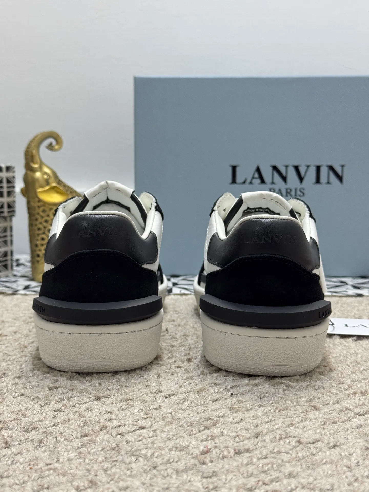 Men's men's shoes 💰520 [New style] 🦈🦈lanvin #LANVIN spring and summer series new colors ❤️‍🔥The latest lace-up fashionable casual Forrest Gump running shoes~bumpr high-quality couple 👫 series!! The latest trendy products of the season. Many bloggers have planted grass and purchased the original molds for customization. The uppers are nubuck leather. They are very versatile, fashionable and casual, and are comfortable to wear on the feet. Recommended! The original molds have clear logo rubber bottoms, which are non-slip and wear-resistant. Size: Female 36~40 Male 38-44 (45 customized